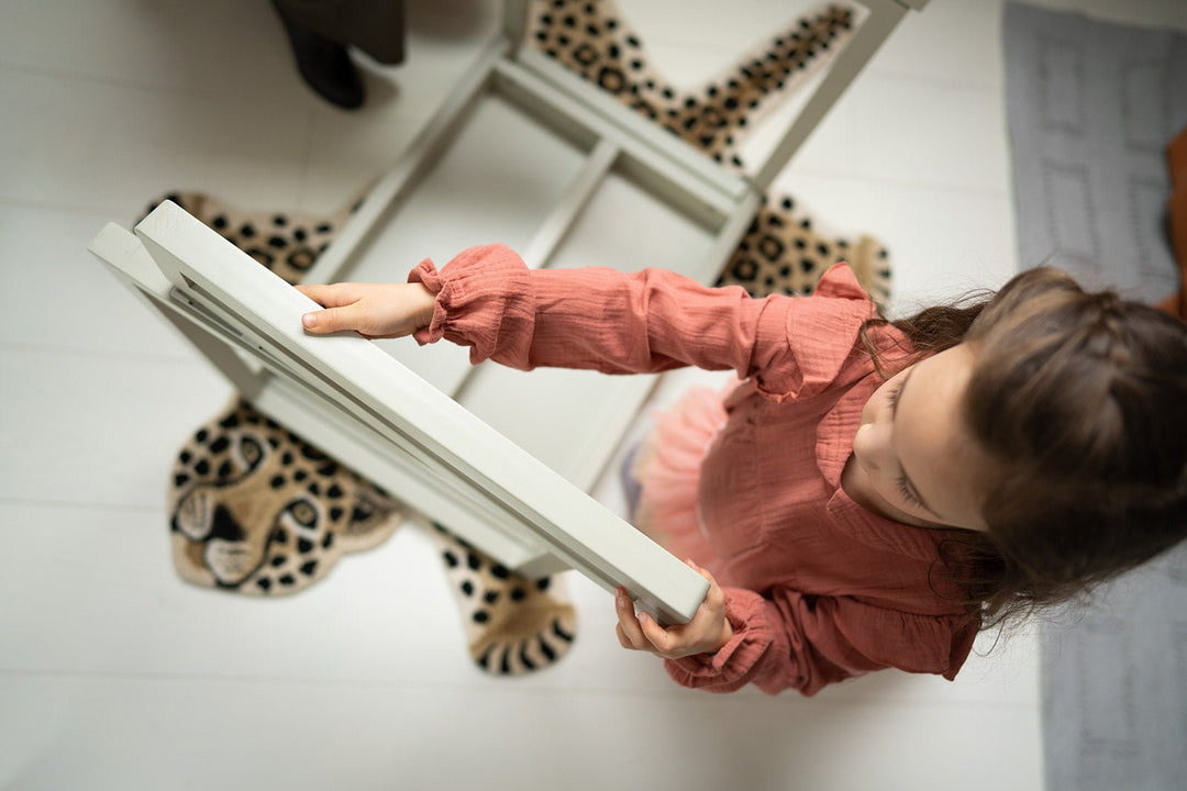 Kinderbureau met verhogers & magneetbord Olly Olive - Clover Living - CloverLiving.com