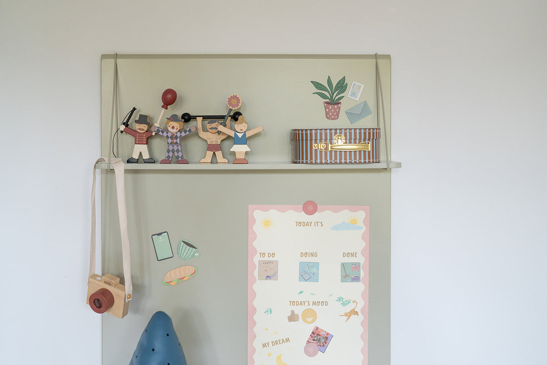 Magnetic board with shelf Olly Olive