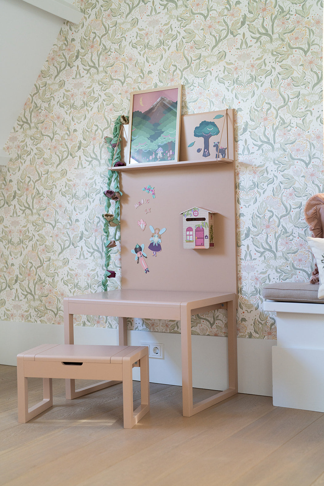 Handmade Felt Flower Garland in Cheerful Colors in the Children's Room