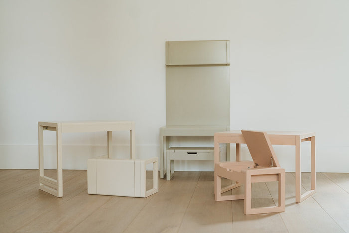 Un bureau pour enfant qui s’intègre à merveille dans le salon ; Comment choisir la bonne taille - CloverLiving.Com