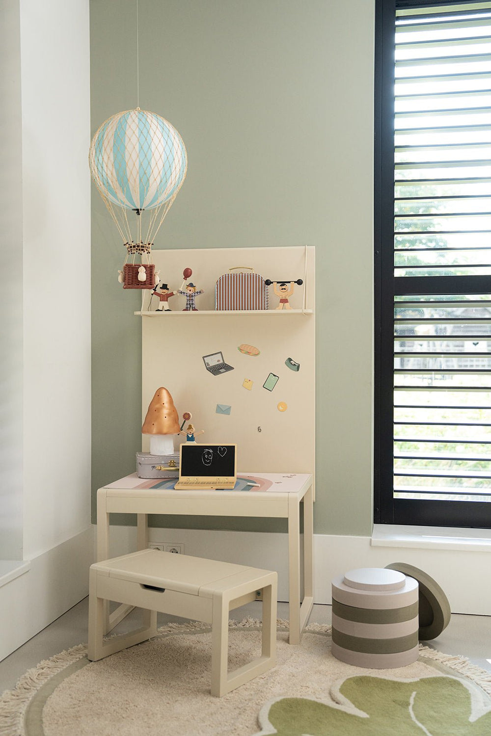 Décoration Montgolfière Royal Aero LED Lumière Bleue - Ø32 cm - Authentic Models - CloverLiving.Com