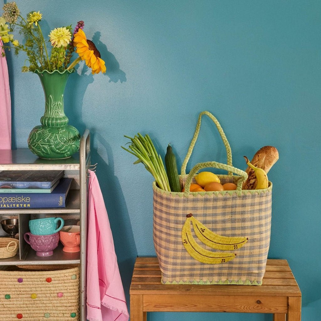 Sac en raphia – Bleu avec des bananes - Rice - CloverLiving.Com